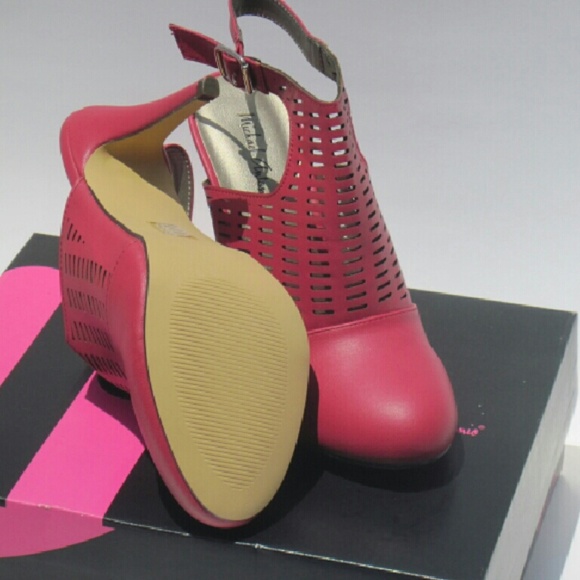 Michael Antonio Cranberry heels - Picture 2 of 4
