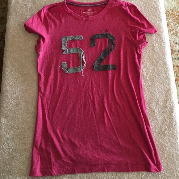 American Eagle t shirt