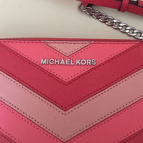 🚫SOLD🚫 Michael Kors Jet Set cross body - Picture 2 of 4