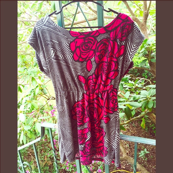 Short linear line dress