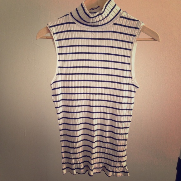 H&M Tops - Ribbed Sleeveless Turtleneck