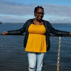 Meet your Posher, Simone