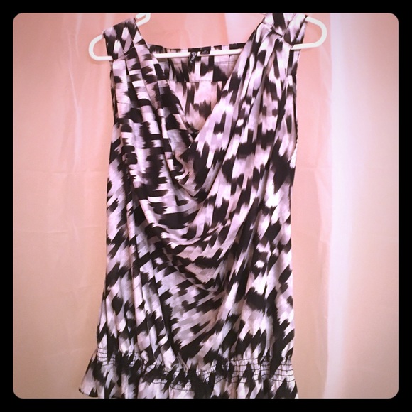 EUC grey black and white top