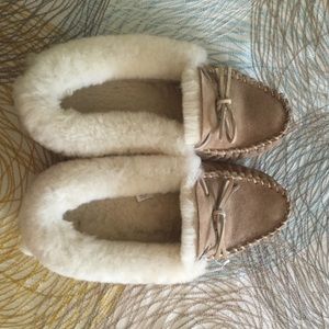 Size 10 LL Bean slippers