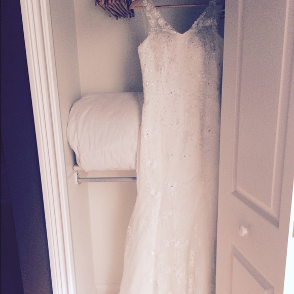 Brand new dress size 6 never used