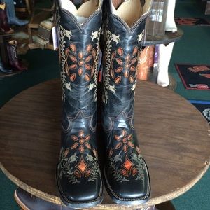 💢SOLD💢Black boots Denver Square toe