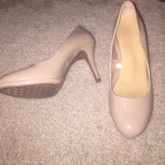 Nude heels - Picture 3 of 4