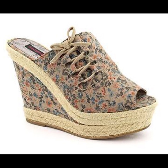 Canvas wedges