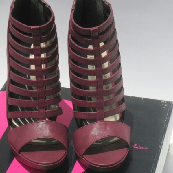 Michael Antonio Dark Cranberry booties - Picture 4 of 4