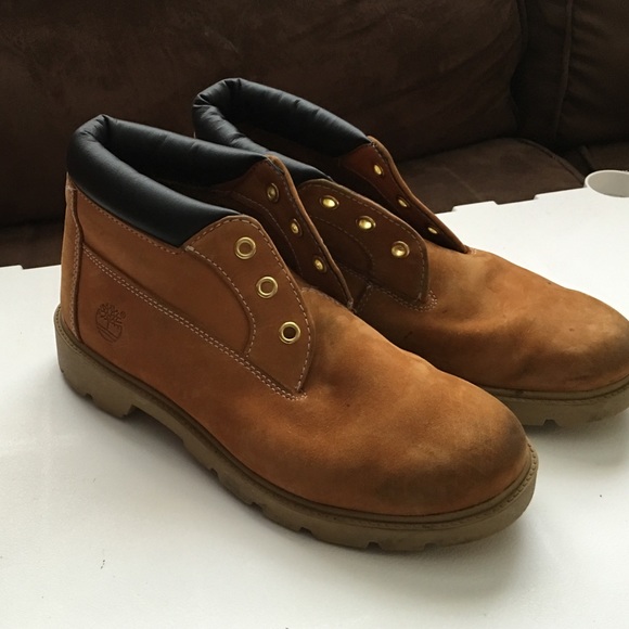Kids 4.5 Genuine Timberland Mid Height Boots.