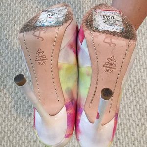 Alice + Olivia Shoes - SALE❗️Colorful Patent Pointed Toe Heels Alice + Olivia Shoes - SALE❗️Colorful Patent Pointed Toe Heels