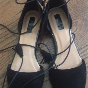Blk flats lace up never worn!