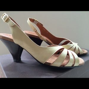 Chie Mihara Fresa Cream Leather Sandal