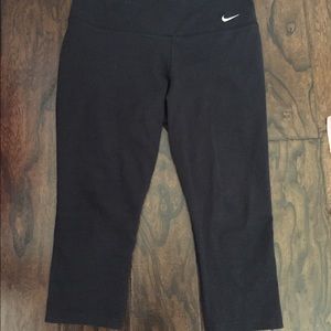 Nike capris leggings