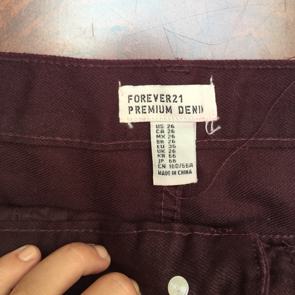 F21 Maroon Denim Shorts - Picture 3 of 4