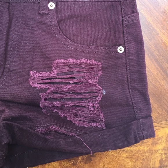 F21 Maroon Denim Shorts - Picture 4 of 4