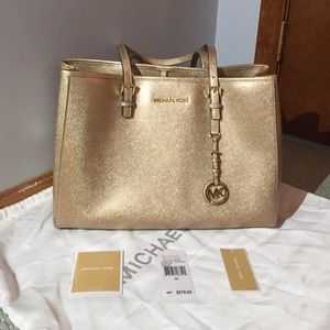 Michael Kors Jet Set Tote - gold