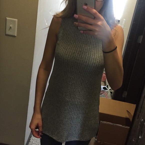 High neck sleeveless sweater