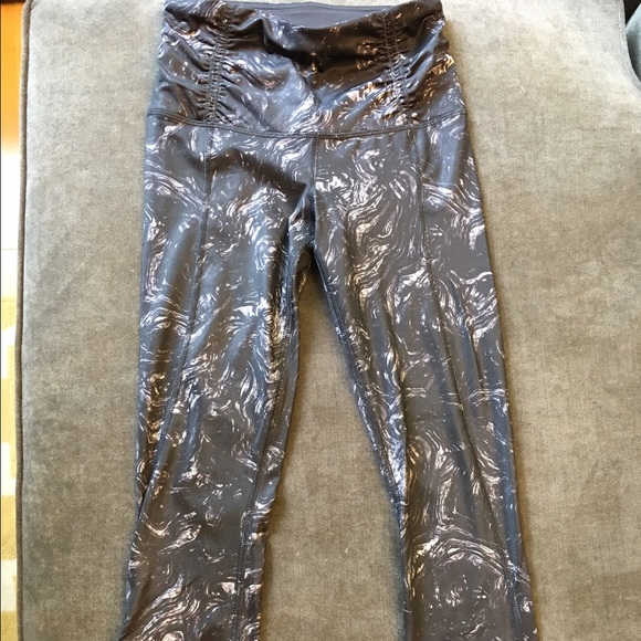 Lululemon Runday Crop - Picture 3 of 4