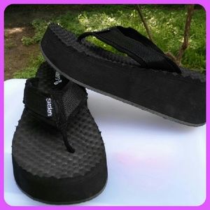 Skechers Cali platform flip-flops