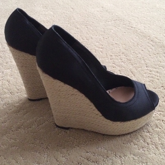 Cece L'Amour black size 8 wedges