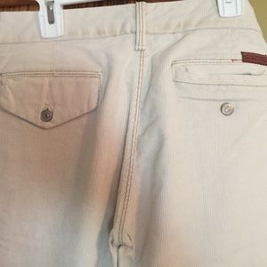 Off white corduroy pant.