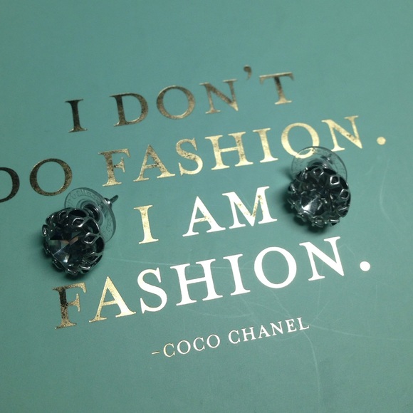 Stella & Dot vintage crystal studs