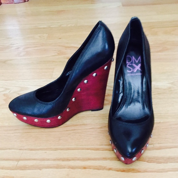 Donald Pliner DMSX Never been Worn Wedge pumps 6.5
