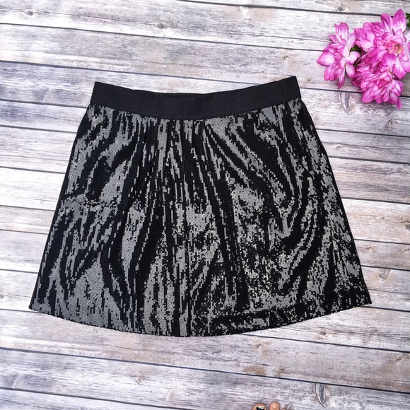 MOVING SALE‼️Ann Taylor Black Sequin Skirt ✨ - Picture 2 of 4