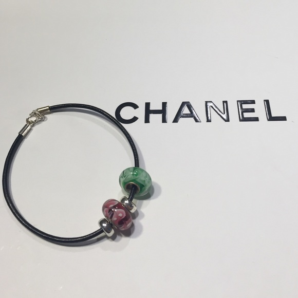 Pandora leather bracelet (glass beads included!)