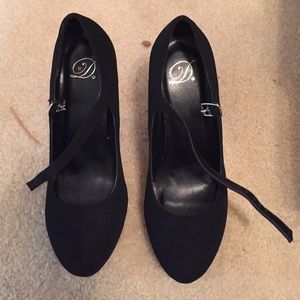 Matte Black Heels w/ Strap