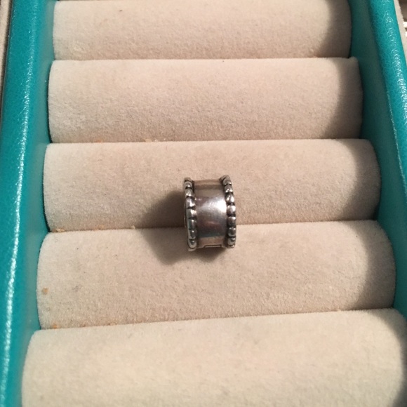 NEW CONDITION AUTHENTIC PANDORA CHARM - Picture 1 of 2