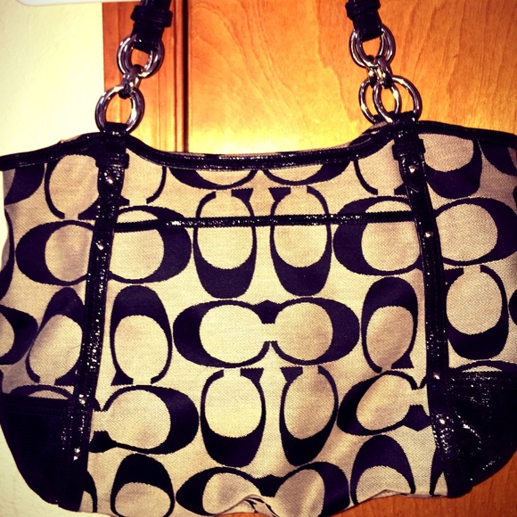 Authentic Coach shoulder bag