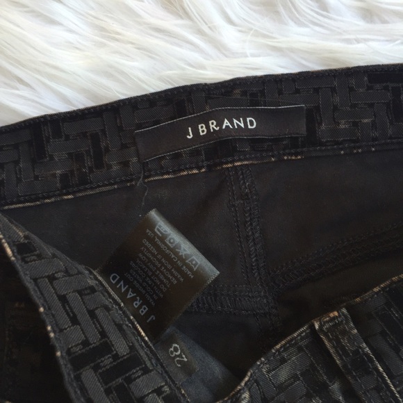 • J Brand • Black Skinny's - Picture 4 of 4