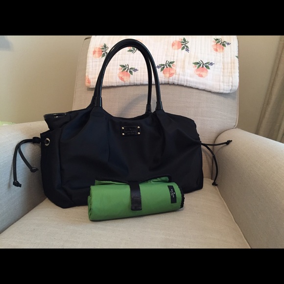 Like new Kate Spade Classic Nylon Stevie baby bag