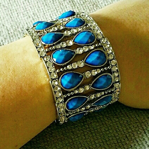 bauble bar Jewelry - Bauble Bar Crystal and Blue Stretch Bracelet bauble bar Jewelry - Bauble Bar Crystal and Blue Stretch Bracelet