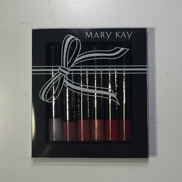 Mary Kay nourishine plus lip gloss set