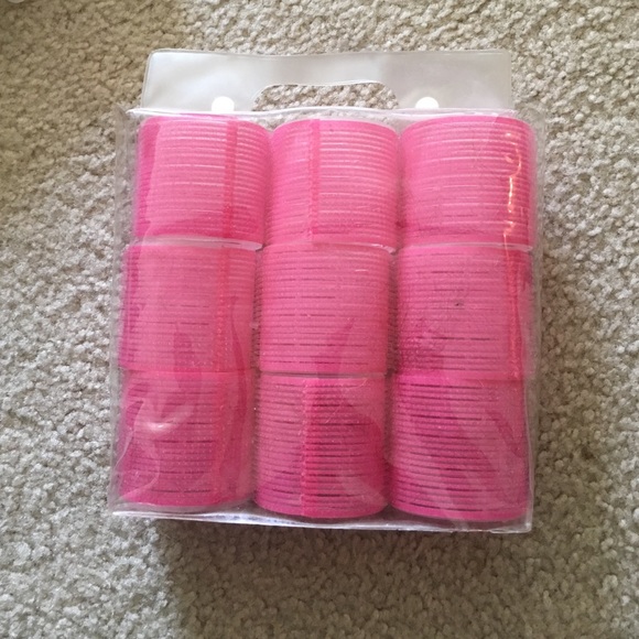 Velcro curlers. 9 big round for max volume.