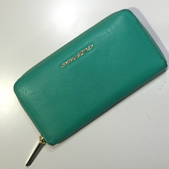 Cynthia Rowley Travel Wallet in seafoam green