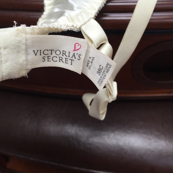 Victoria Secret Lingerie Set - Picture 2 of 4