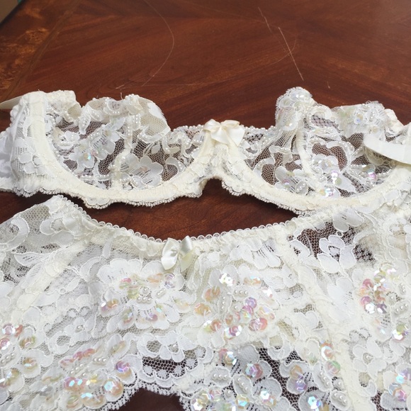 Victoria Secret Lingerie Set - Picture 4 of 4