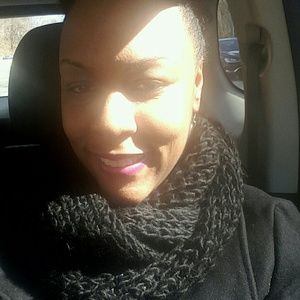 Meet your Posher, Adia