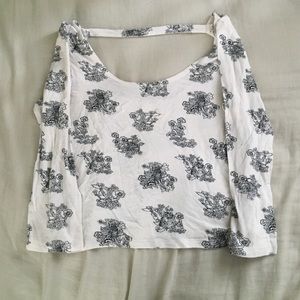 Medium sleeve crop top