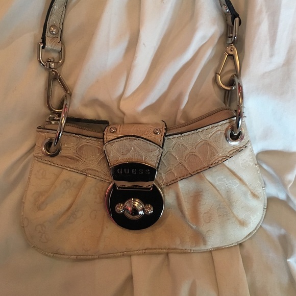 Guess handbag - Picture 1 of 2