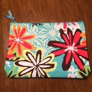 Thirty-One Zipper Pouch Daisy Craze