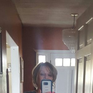 Meet your Posher, Debbie