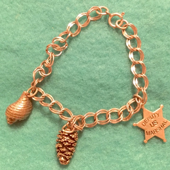 Vintage Sterling Silver Charm bracelet w/charms