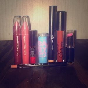 LIP BUNDLE -- use offer button!
