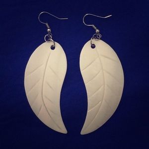 Shell Leaf Earrings (FREE WITH $20+ PURCHASE)