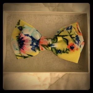 Multicolored hair bow